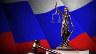 КС подтвердил право вдов военнослужащих, умерших от военных травм, на две пенсии
