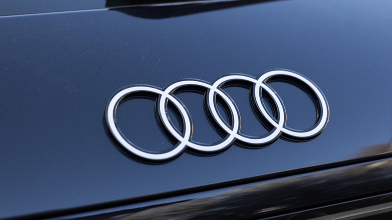 639 сил и 3,6 секунды до сотни: в Россию ввезли первую гибридную Audi RS5