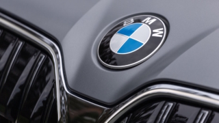 Новую BMW 3 Series привезут в Россию, машина получила ИИ, встроенные игры и дрифт-режим