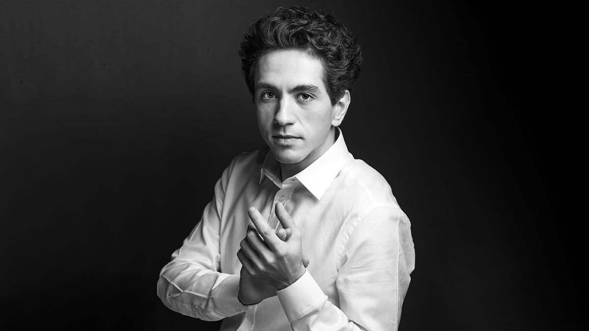 Константин Емельянов
