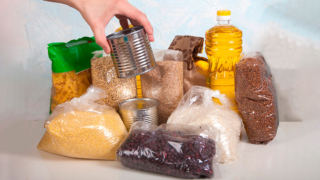 Что купить к Новому году уже сейчас: продукты, которые спокойно дождутся праздников