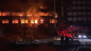 Тела двух погибших нашли под завалами атакованного ВСУ здания Луганской телефонной компании