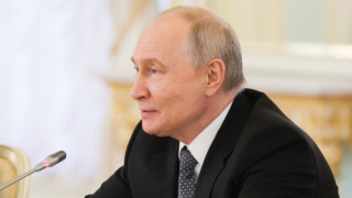 Путин призвал таможенников создавать удобные условия для работы бизнеса