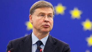 Еврокомиссар заявил о завершении разрыва энергосвязей с Россией