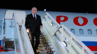 Путин прибыл в Туркменистан