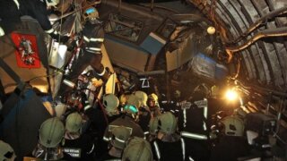 Число жертв аварии в московском метро возросло до 21